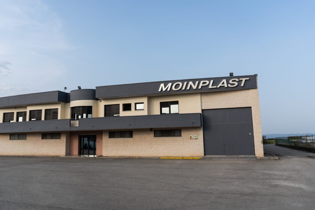 moinplast nave letras corporeas